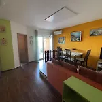 Petra With Balcony And Terrace Apartamento